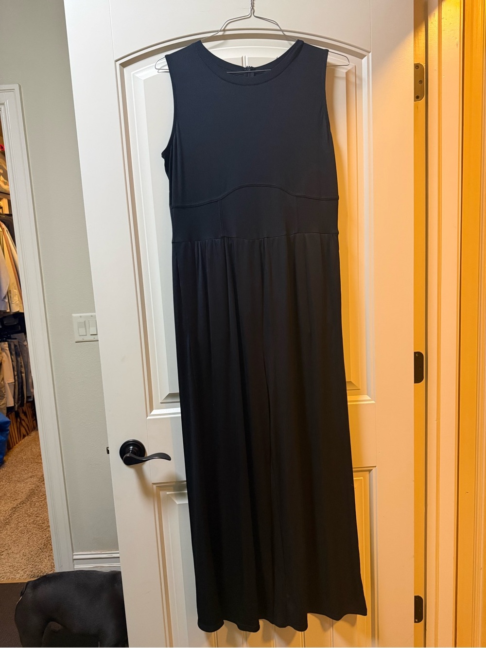Sleeveless Black Wide-Leg Jumpsuit with High Waist Seam
